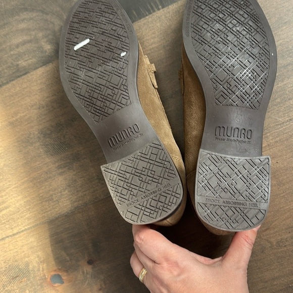 Munro women olive green Suede Loafers - Picture 8 of 8